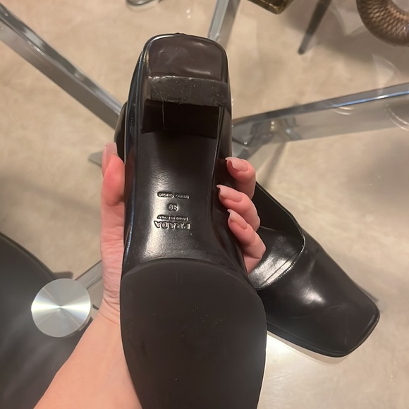 Prada heels - Picture 3 of 4